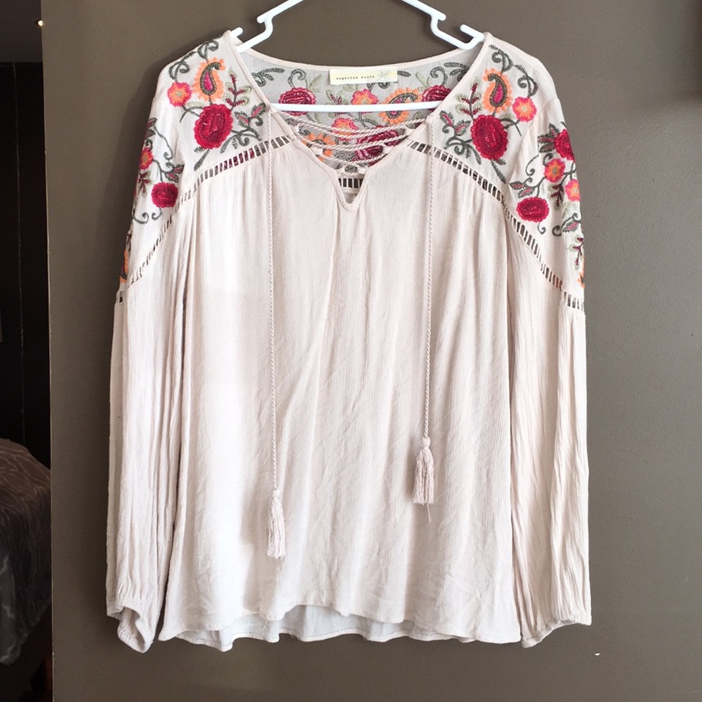 A beautiful top, size medium.